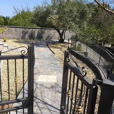 Charming In With Mountain View 65 M²
